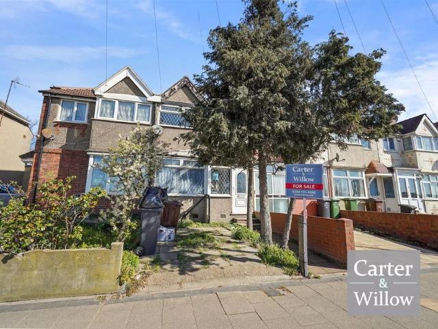 House for sale in Dagenham, Greater London