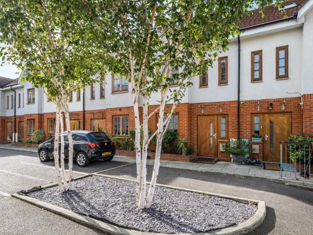 House for sale in London Borough of Croydon, Norbury