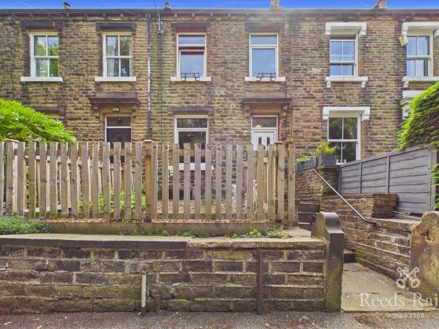 House for sale in Huddersfield, West Yorkshire