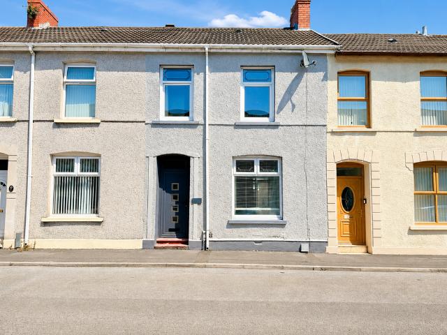 House for sale in Box, Llanelli