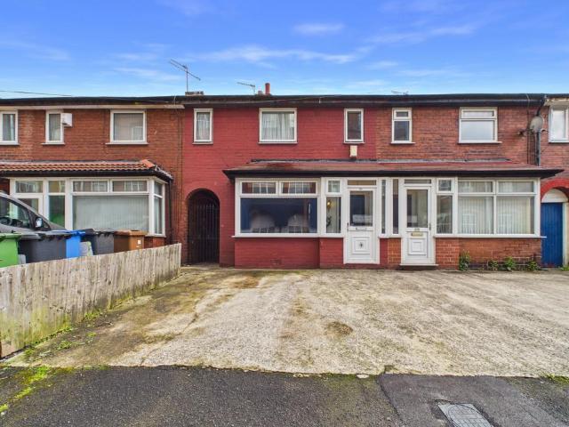 House for sale in Guide Bridge, Greenheys