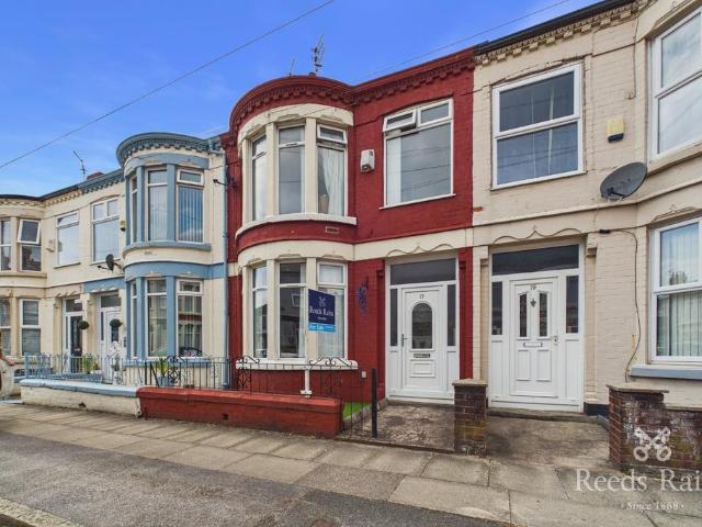 House for sale in Sandfield Park, Calderstones