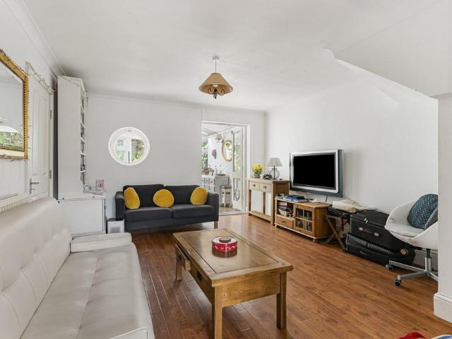House for sale in Isle Of Dogs, Greater London