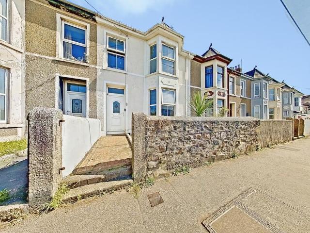House for sale in Hayle, Cornwall