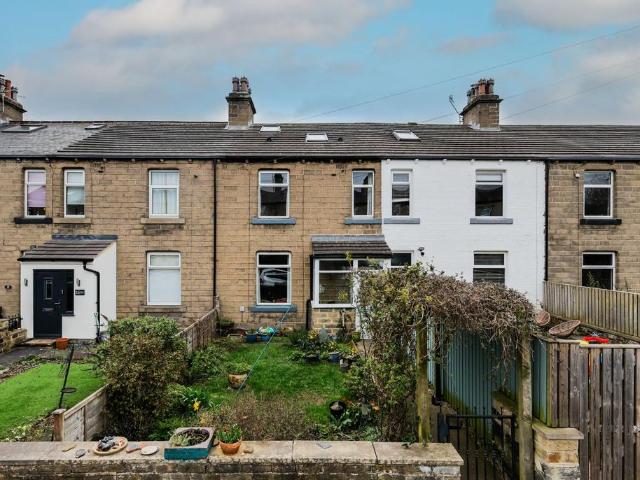 House for sale in Horsforth Vale, Farsley