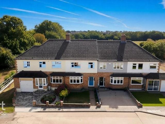 House for sale in London Borough of Havering, Greater London