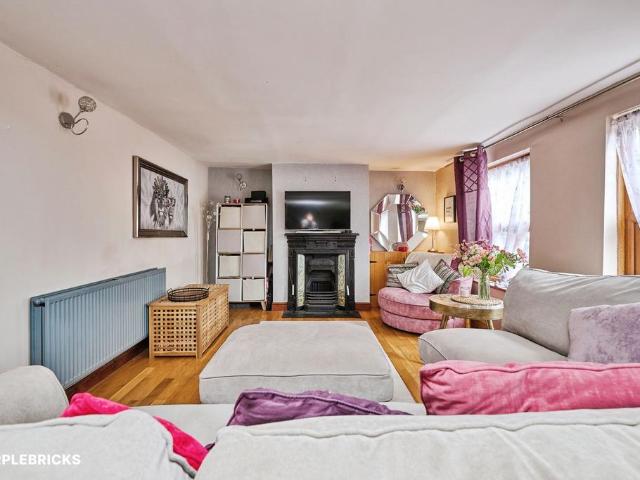 House for sale in Barholm, Lincolnshire