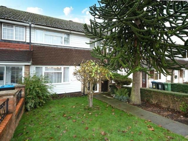 House for sale in Grovehill, Pouchen End