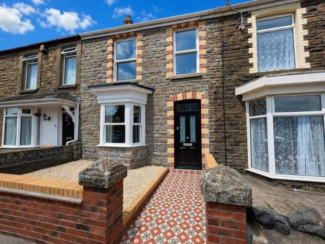 House for sale in Cimla, Neath