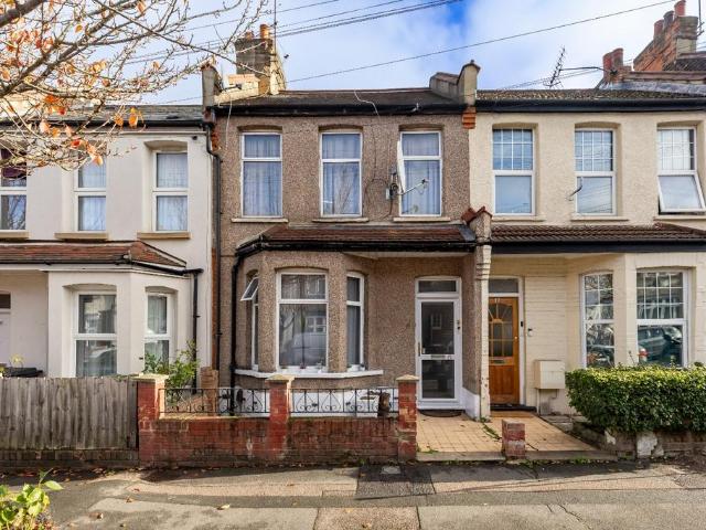 House for sale in Hale End, Greater London