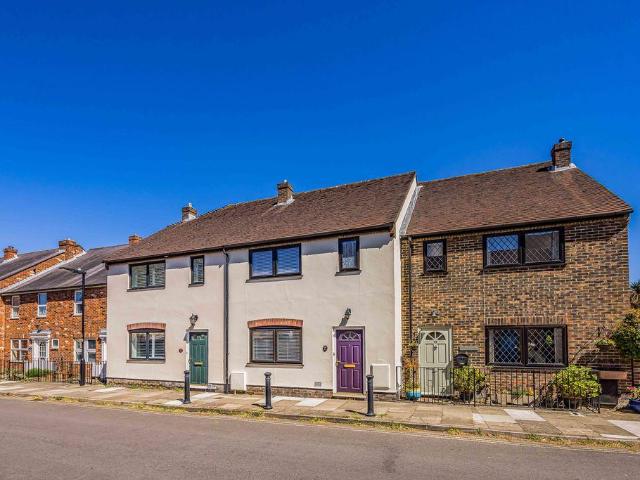 House for sale in Spring Vale, Hampshire