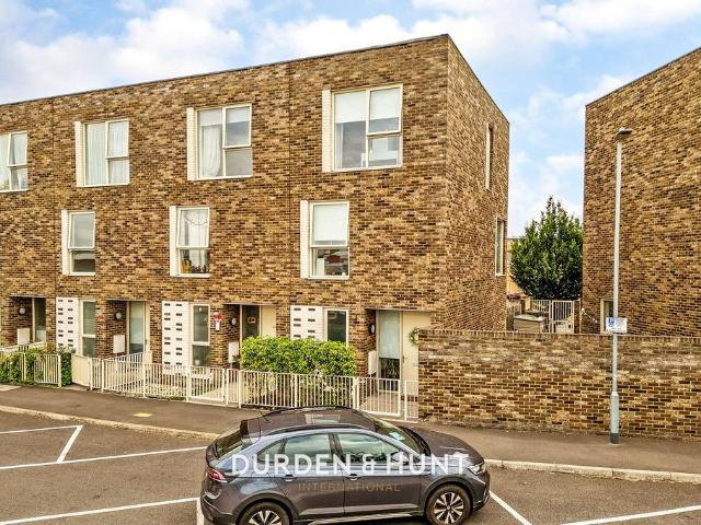 House for sale in Greater London
