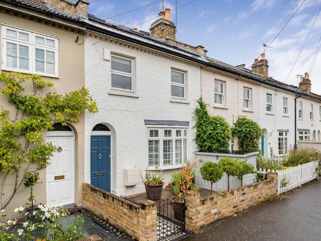 House for sale in Kew, Greater London
