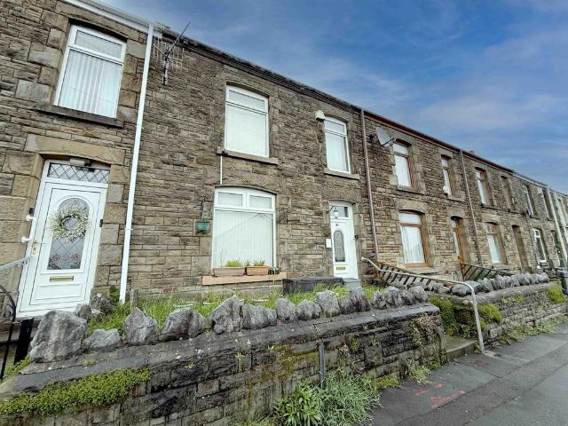 House for sale in Cwmbwrla, Nangreaves