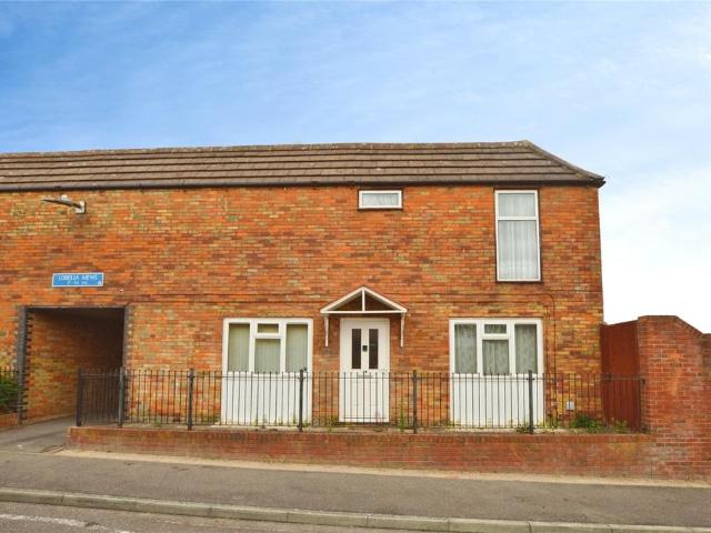 House for sale in Laindon, Essex