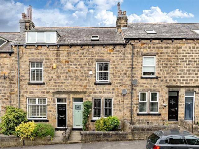 House for sale in Farsley, West Yorkshire