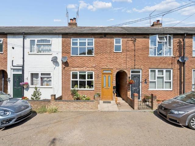 House for sale in Hall Park, Pouchen End