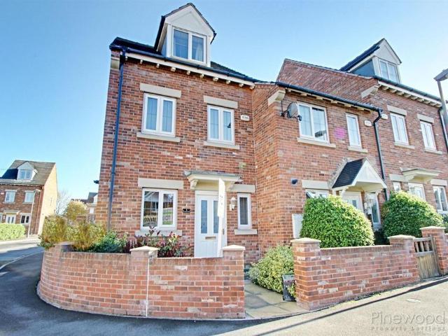 House for sale in Hollingwood, Chesterfield