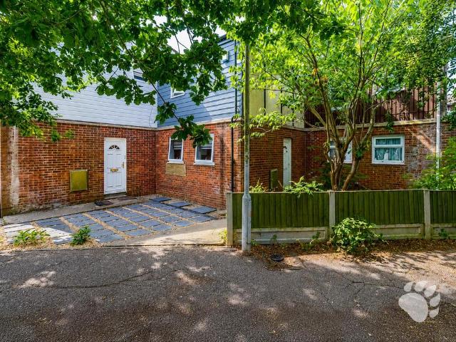 House for sale in Bowers Gifford, Essex