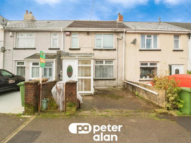 House for sale in Tredomen, Cefn Hengoed