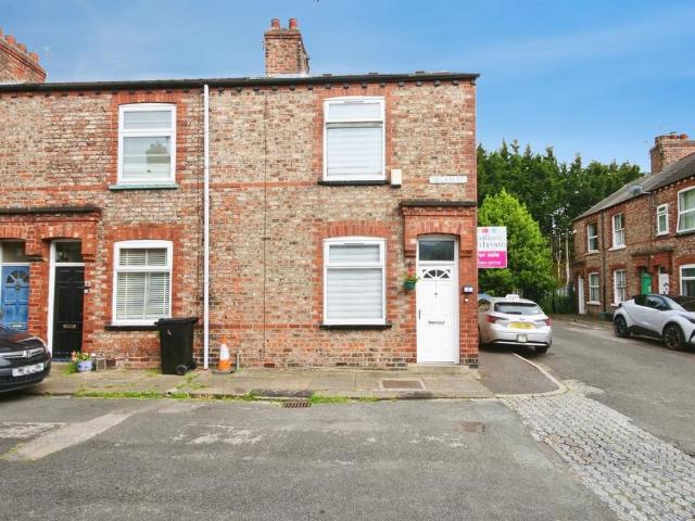 House for sale in High Field, York