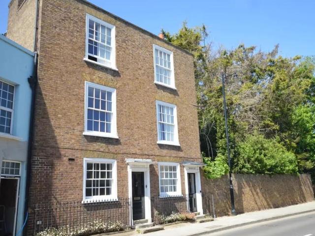 House for sale in Lower Halliford, Surrey