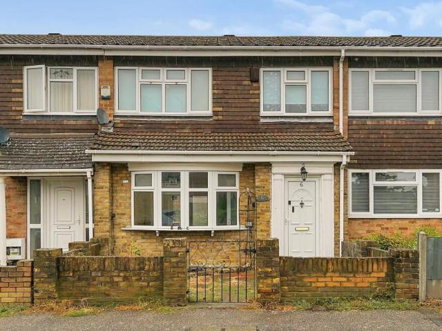House for sale in South Hornchurch, Greater London