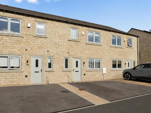 House for sale in Henshaw, Yeadon