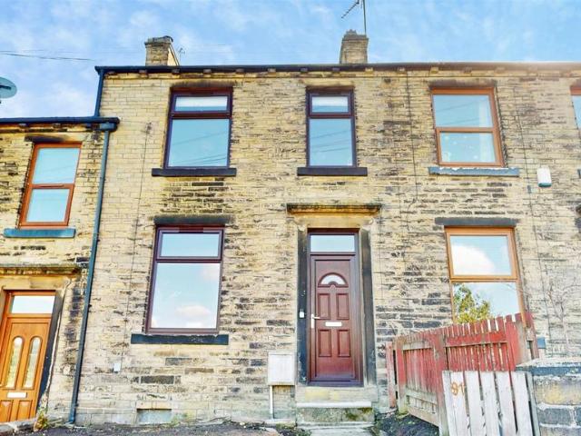 House for sale in Rastrick, Calderdale