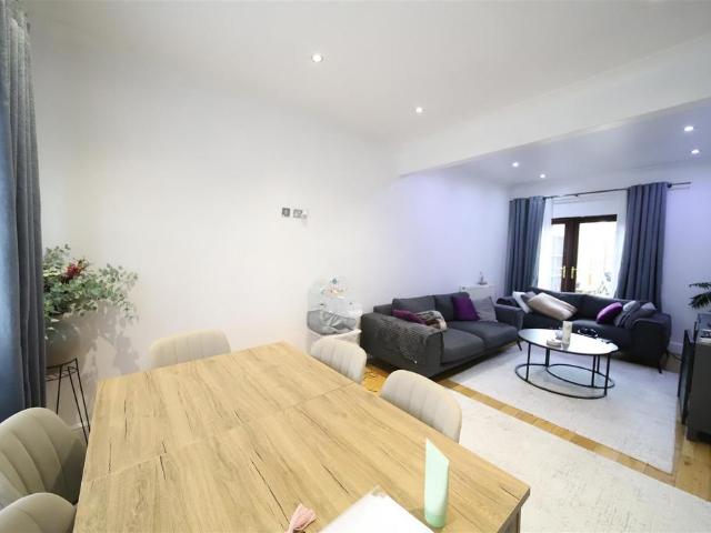 House for sale in Greater London