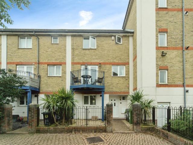 House for sale in Sovereign Harbour, Eastbourne