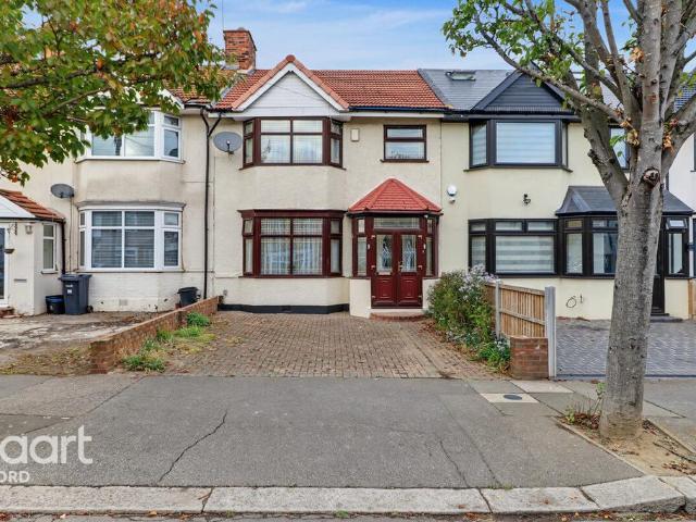 House for sale in London Borough of Redbridge, Greater London