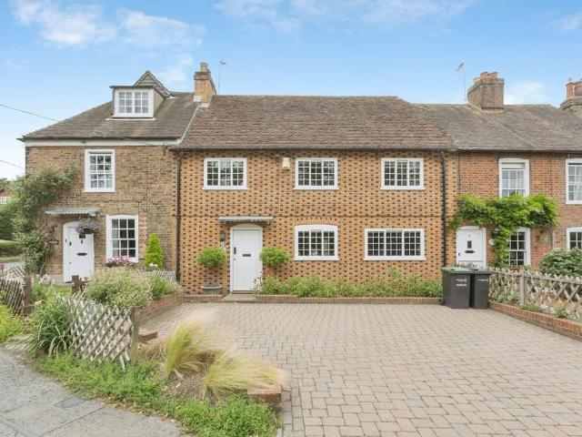 House for sale in Shorne Ridgeway, Hamerton