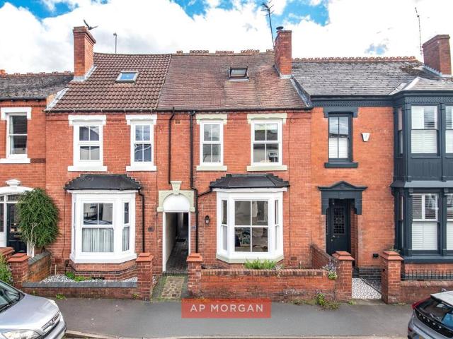 House for sale in Stourbridge, West Midlands
