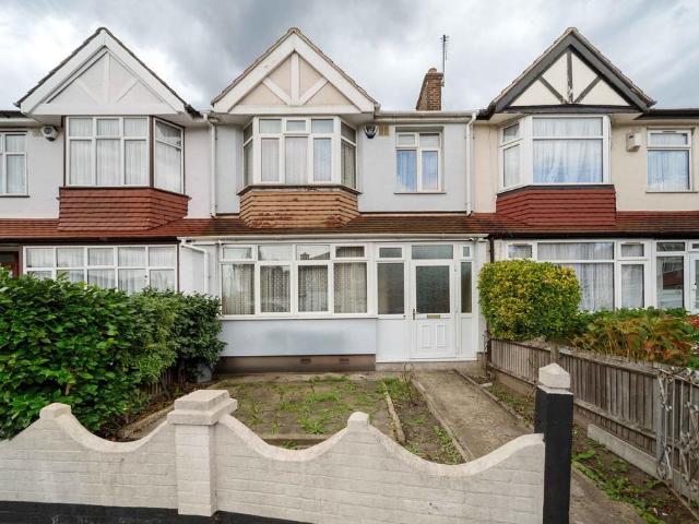 House for sale in London Borough of Lewisham, New Cross