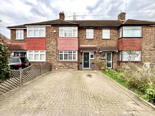 House for sale in Chessington, Greater London