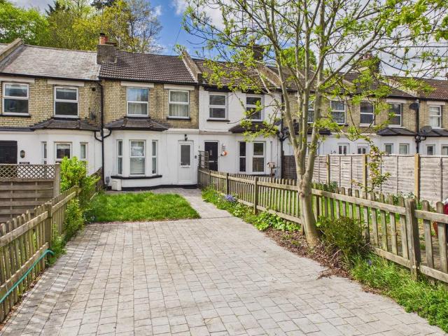 House for sale in Hammerfield, Pouchen End
