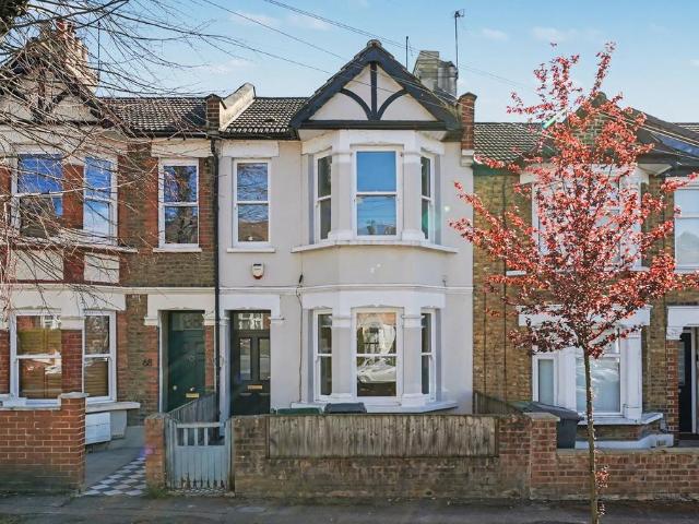 House for sale in Upper Walthamstow, Greater London
