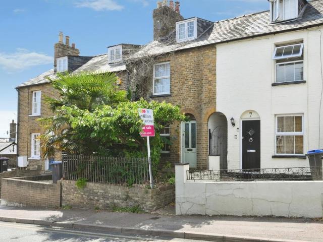 House for sale in Kings Hill, Colliers End