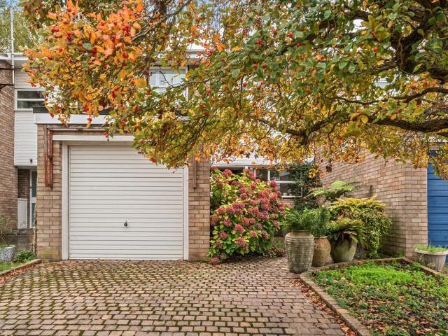 House for sale in London Borough of Ealing, Greater London