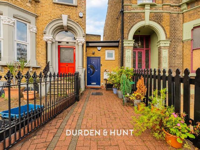 House for sale in London Borough of Redbridge, Greater London