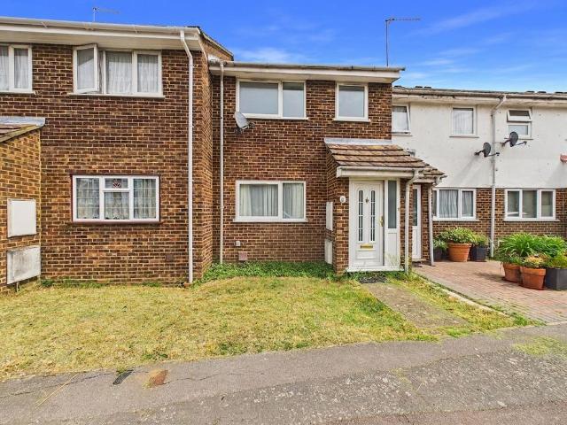 House for sale in London Borough of Ealing, Greenford