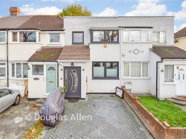 House for sale in Elm Park, Greater London