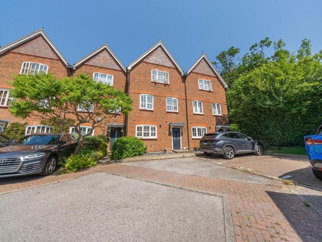House for sale in Bolnore Village, Perryfields