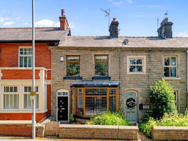 House for sale in Bradshaw, Lee Bank