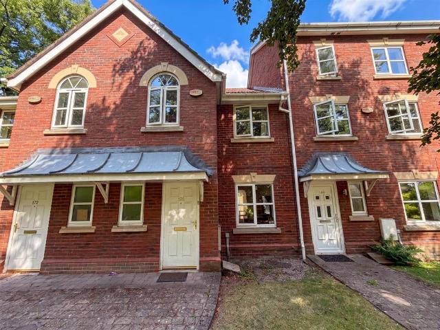 House for sale in Ashton upon Mersey, Trafford Park