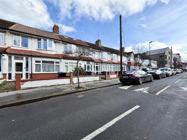 House for sale in London Borough of Croydon, Thornton Heath