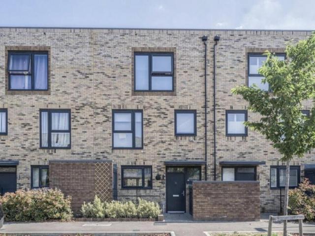 House for sale in The Quarry, Greater London