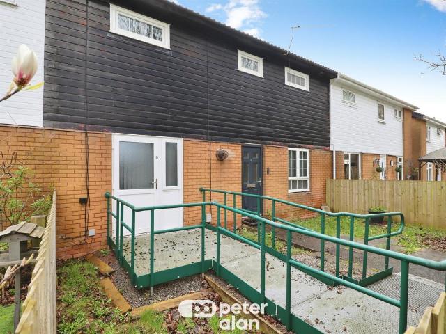 House for sale in Bryncyn, Falcon Lodge
