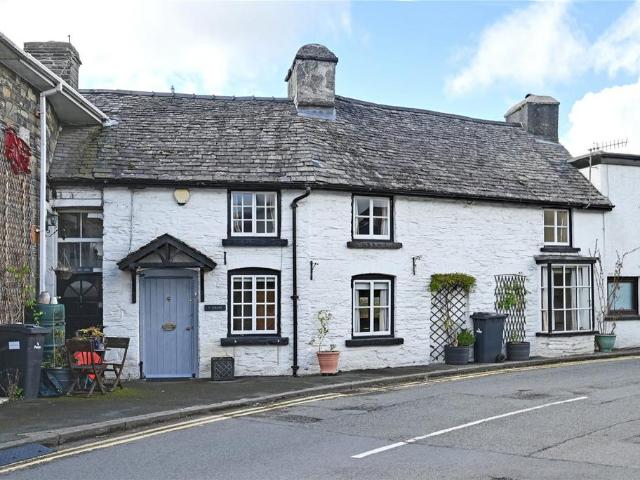 House for sale in Rhayader, Wales